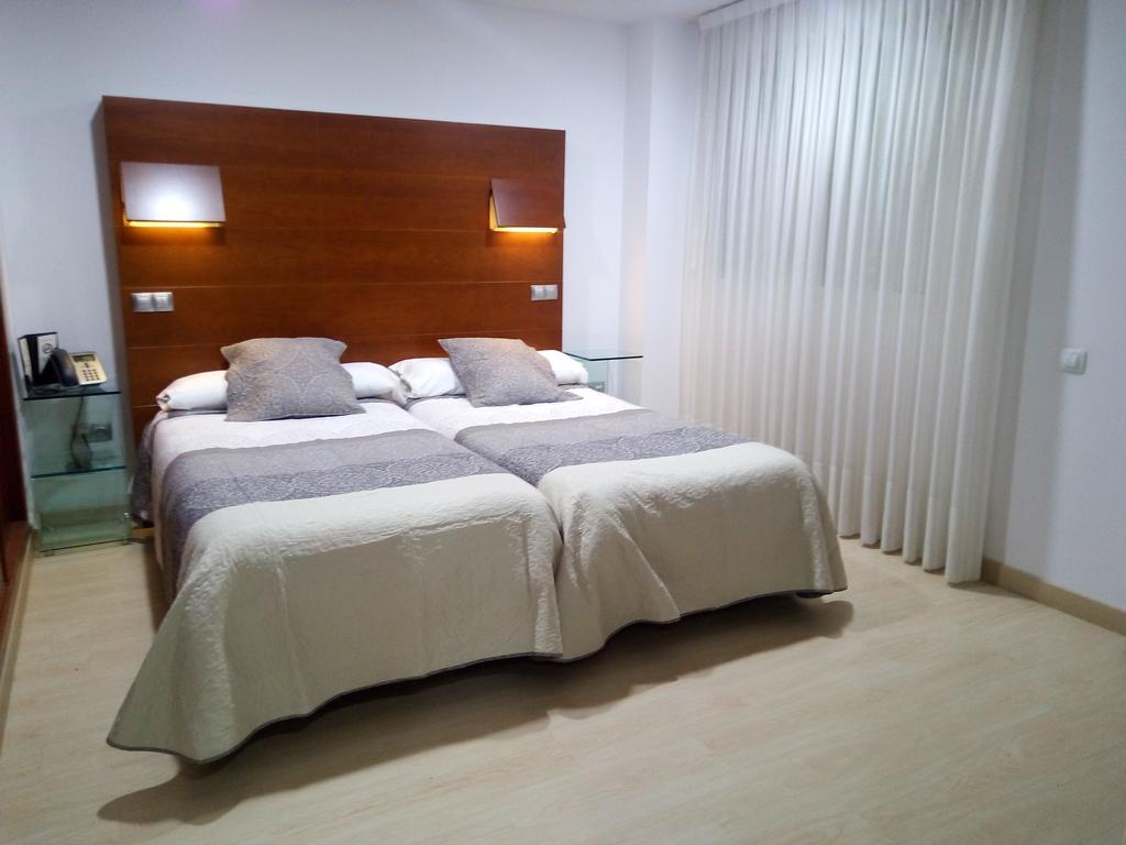 Nap Oviedo Hotel Екстериор снимка