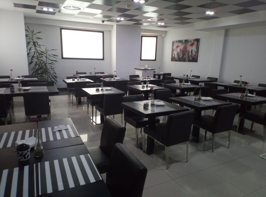 Nap Oviedo Hotel Екстериор снимка