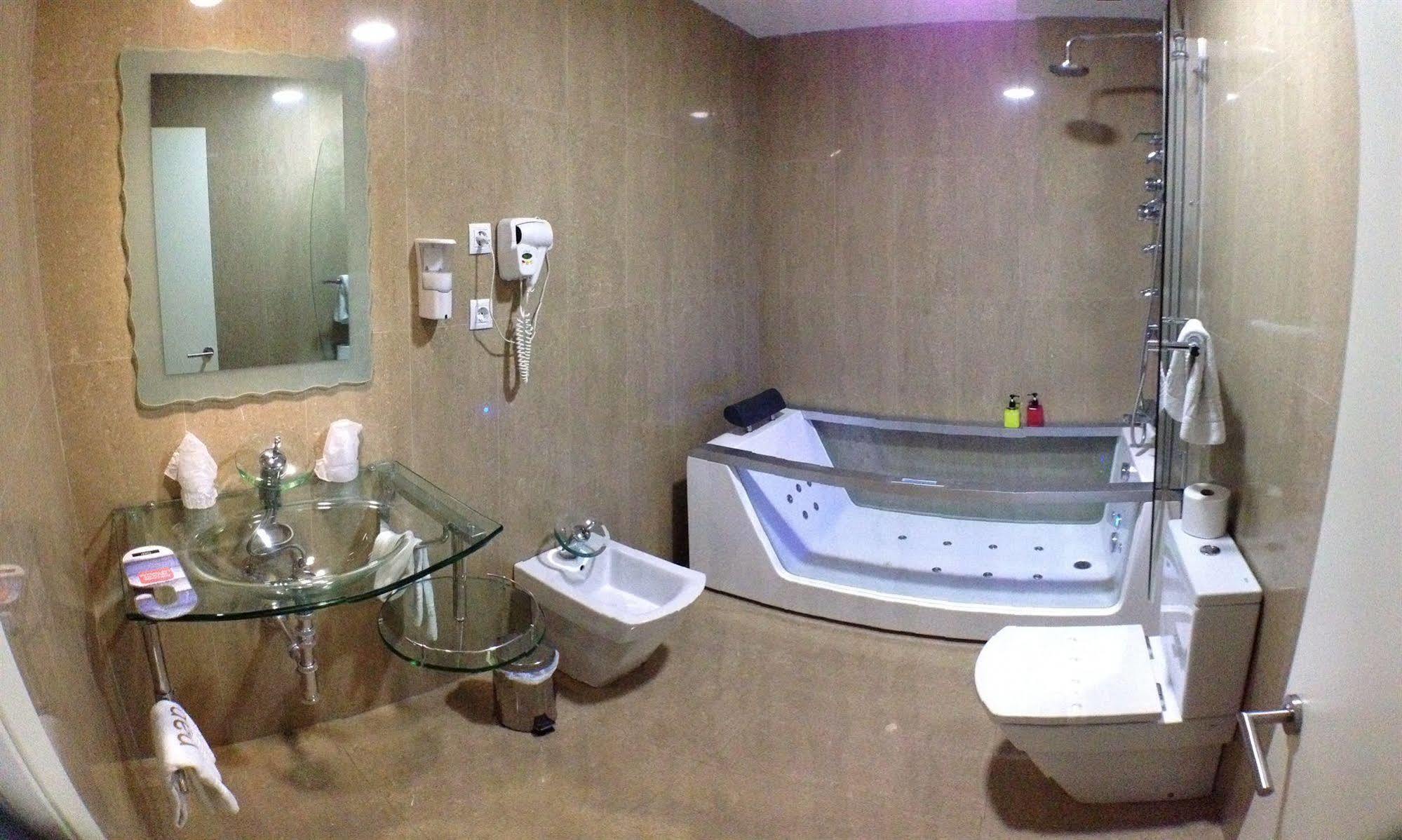 Nap Oviedo Hotel Екстериор снимка