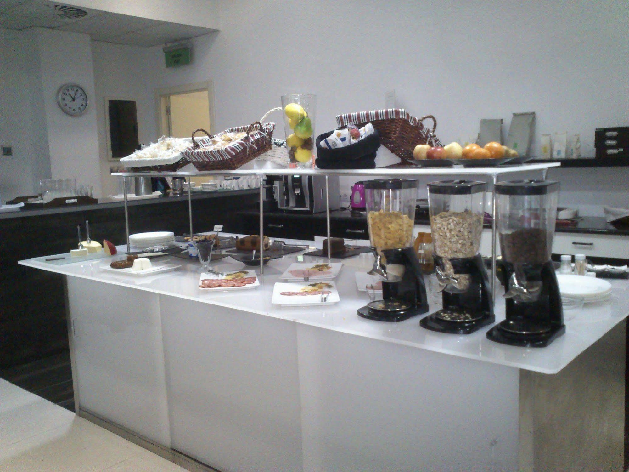 Nap Oviedo Hotel Екстериор снимка